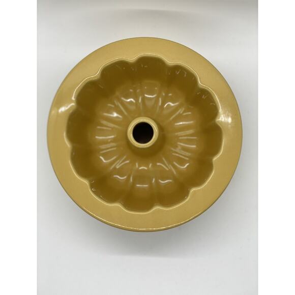 Longaberger BUTTERNUT Pottery FLUTED BUNDT CAKE PAN Single Server - Picture 4 of 8